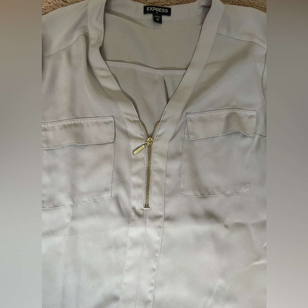 4 ladies blouses sizes small n extra small rayon